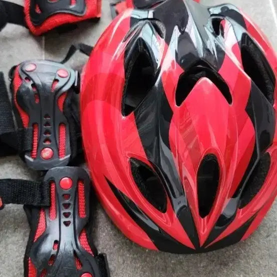 [BUNJANG] Rollerblade Set with Helmet, Guards, and Bag / 롤러블레이드 세트 헬멧/보호대/가방 포함