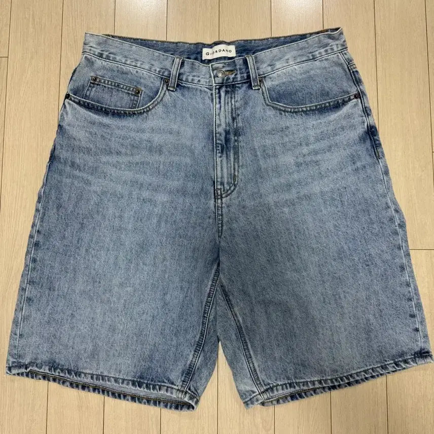 [BUNJANG] Giordano Light Wash Denim Shorts / 지오다노 연청 데님 반바지 34
