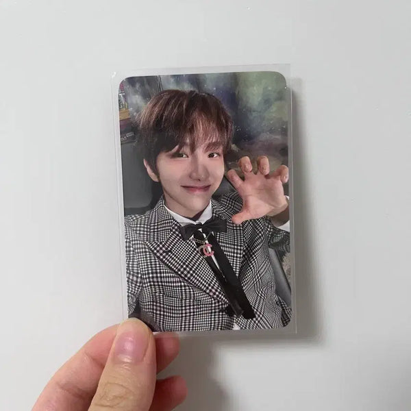 [BUNJANG] Yunhak 'What If' Studio Photocard / 운학 뭣같아 공방 포카