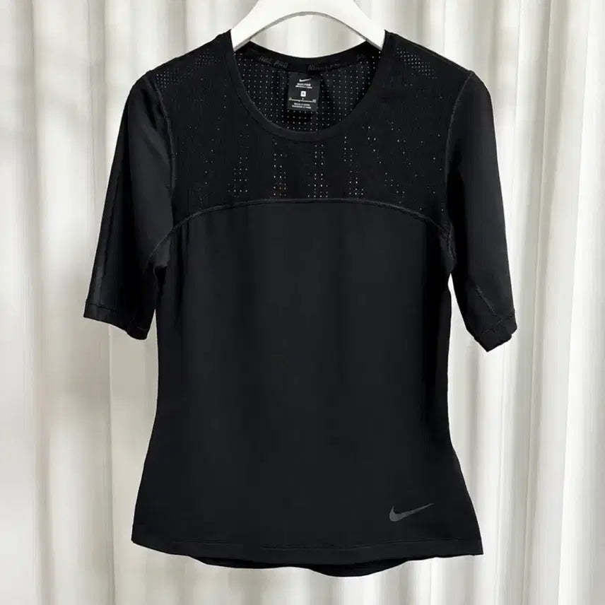 [BUNJANG] Nike Pro HyperCool Women's Black Mesh Performance Short Sleeve Top - Size S / (새상품급) 나이키 프로 여성 메쉬 기능성 블랙 반팔탑 S