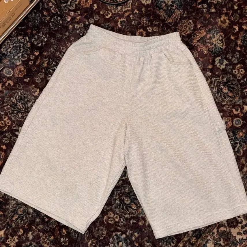 [BUNJANG] MJD Waffle Wide Carpenter Bermuda Pants - Mélange White / MJD 와플 와이드 카펜터 버뮤다 팬츠 멜란지 화이트