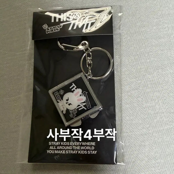[BUNJANG] Stray Kids SKZOO Ddeunghi Rabbit Mirror Keyring Lee Know / 원가)스키즈 디스앤댓 팝업 스키주 거울키링 리노 리빗