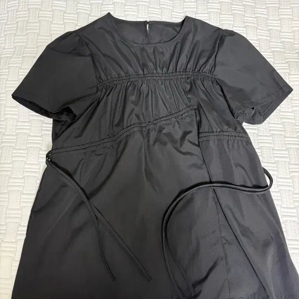 [BUNJANG] Munell Shirring Short-Sleeve Blouse / [미리내로] 블랙 셔링 반팔