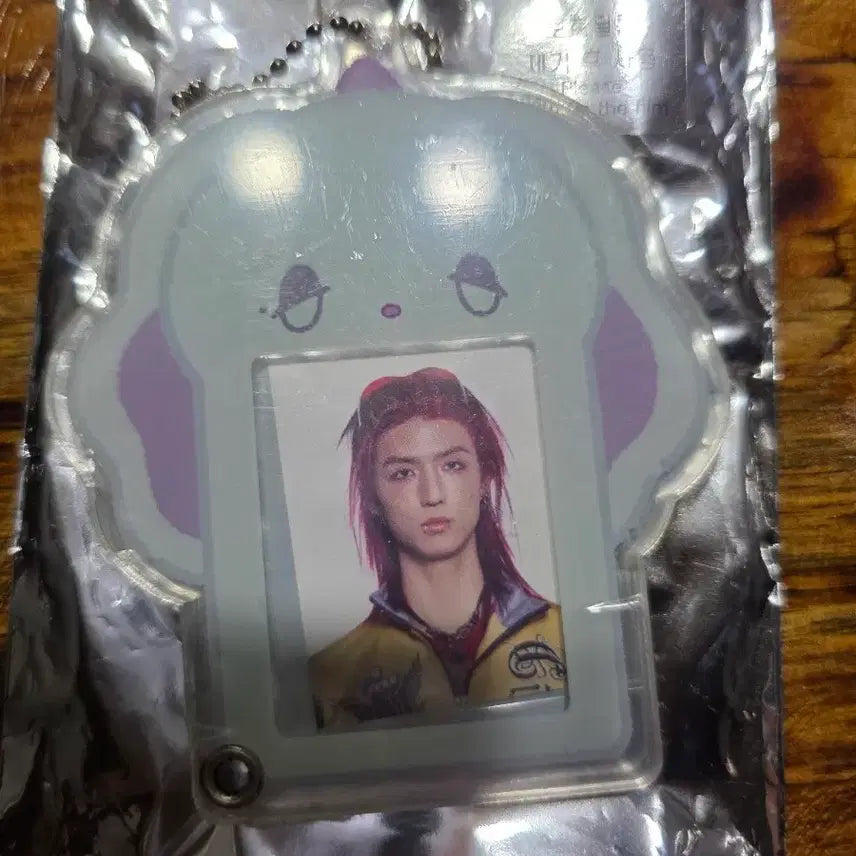 [BUNJANG] AKZIZ (Xdin) Viewma Busan Random Acrylic Keyring Junhan (Opened) / 엑디즈 뷰마 부산 랜덤아크릴키링 준한(단순개봉)