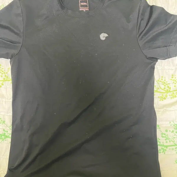 [BUNJANG] Nepa Black Functional T-shirt Size 100 / 네파 블랙 기능성 반팔티 100