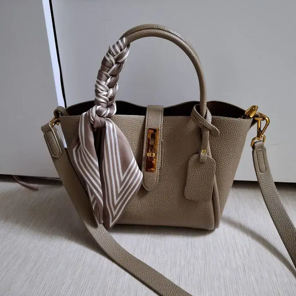 [BUNJANG] Beige Leather Tote Bag / 모던한 베이지 가죽 토트백.1회사용