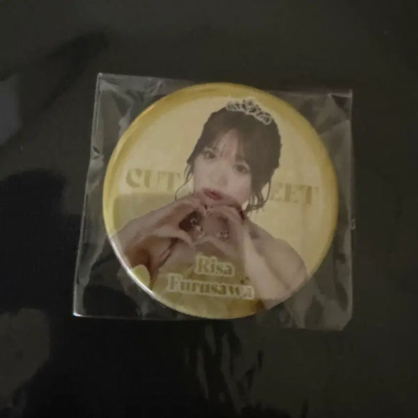 [BUNJANG] Furusawa Risa Can Badge / 후루사와리사 캔뱃지