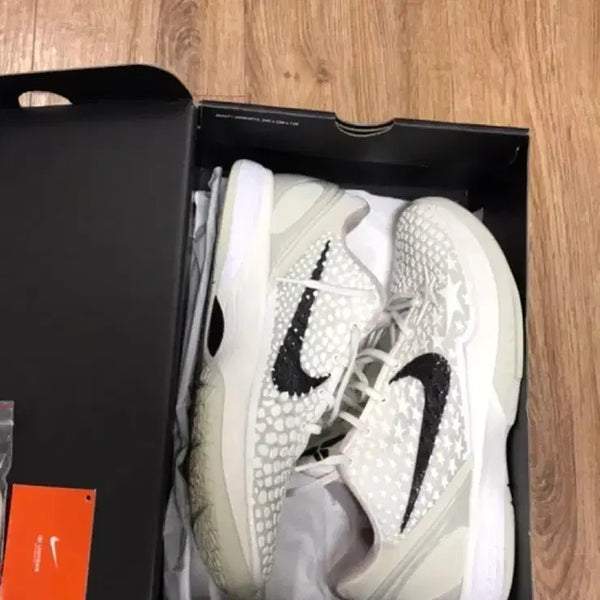 [BUNJANG] Nike Kobe 6 "Grinch" Sneakers (290mm) / 코비6 세일 290