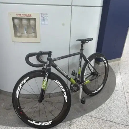 [BUNJANG] Poison Green Bicycle - Uno Pearl Suit Case Wheelset / 포이즌그린 반차
