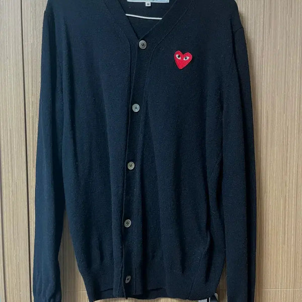 [BUNJANG] Comme des Garçons PLAY Black Cardigan Red Emblem / 플레이 꼼데가르송 가디건 블랙 레드와펜