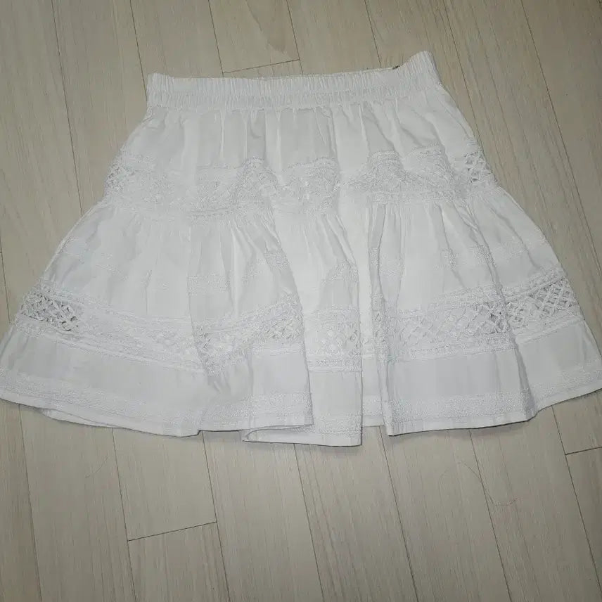 [BUNJANG] Lace Punching Tiered Skirt White / 레이스 펀칭 캉캉스커트 화이트