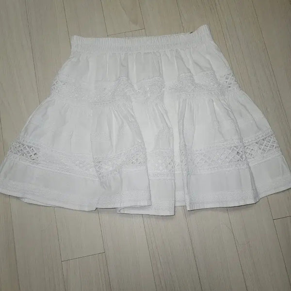 [BUNJANG] Lace Punching Tiered Skirt White / 레이스 펀칭 캉캉스커트 화이트