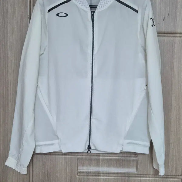 [BUNJANG] Oakley Elevate Windbreaker (Women's) / 오클리 엘리베이트  바람막이(여성)