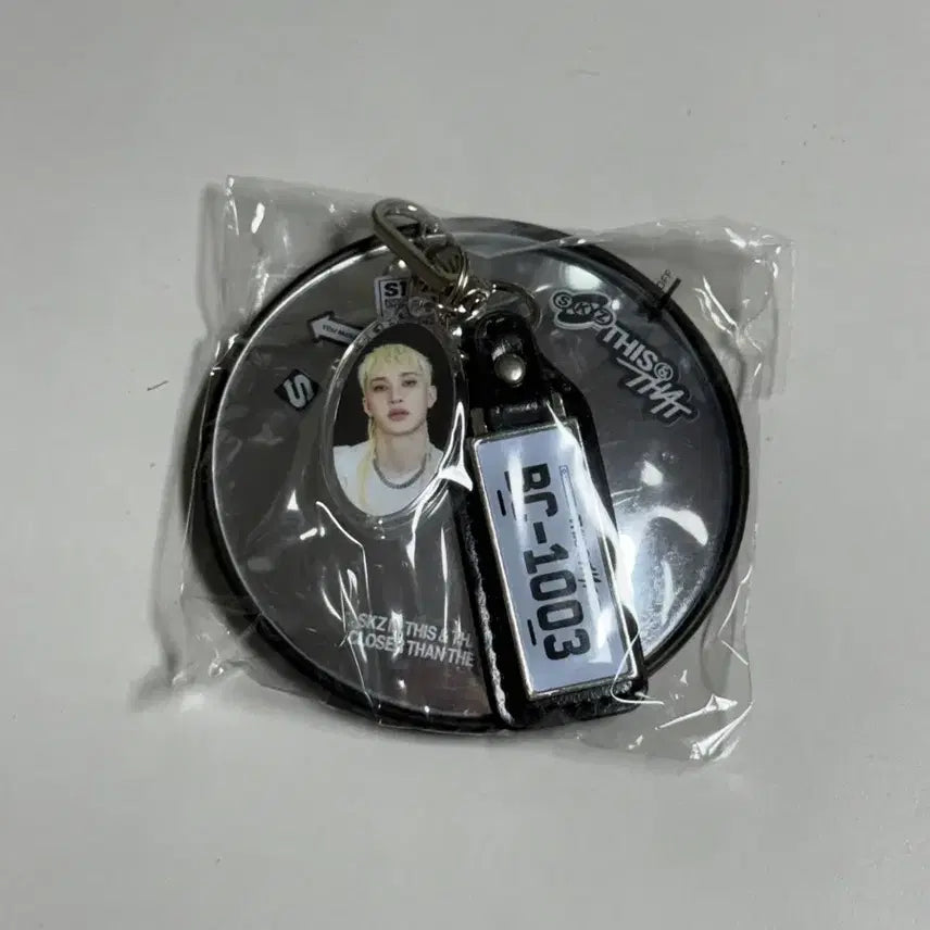 [BUNJANG] Stray Kids DISPATCH Stray Kids Truck Album Keyring & Mirror Bang Chan / 스트레이키즈 디스앤댓 트럭앨범 키링&거울 방찬