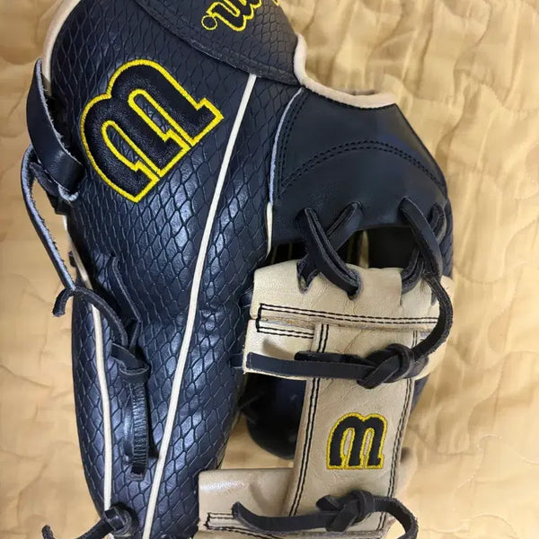 [BUNJANG] Wilson A2000 11.75 inch Baseball Glove / 윌슨 a2000 11.75인치