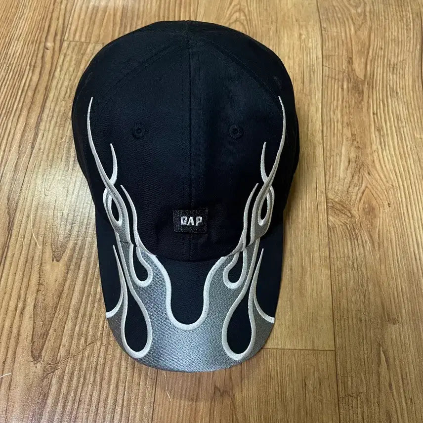 [BUNJANG] Yeezy Gap Black Flame Snapback Hat / YEEZY GAP 모자 블랙 불꽃 패