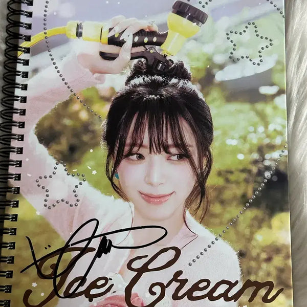 [BUNJANG] ITZY YUNA Autographed Album / ITZY 유나(YUNA) 친필 싸인 앨범