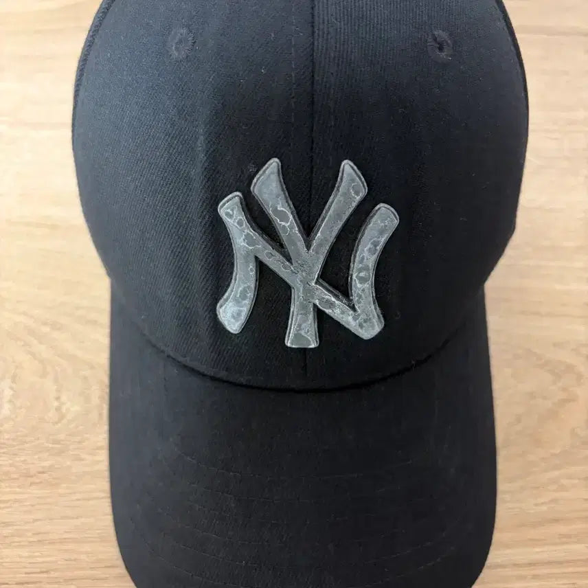 [BUNJANG] Vintage New York Yankees Black Metal Cap / 빈티지) 뉴욕 양키스 블랙 메탈 캡