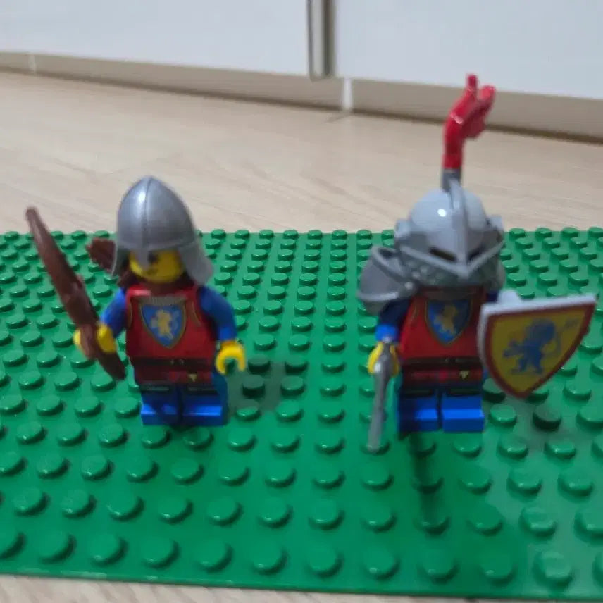 [BUNJANG] LEGO Castle Lion Knight Minifigure Bundle Set / [일괄판매] 레고 캐슬 사자기사 미니피규어 팝니다.