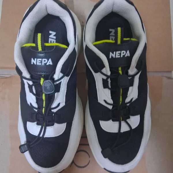 [BUNJANG] NEPA Hiking Shoes Black/White / 네파 운동화 블랙/화이트