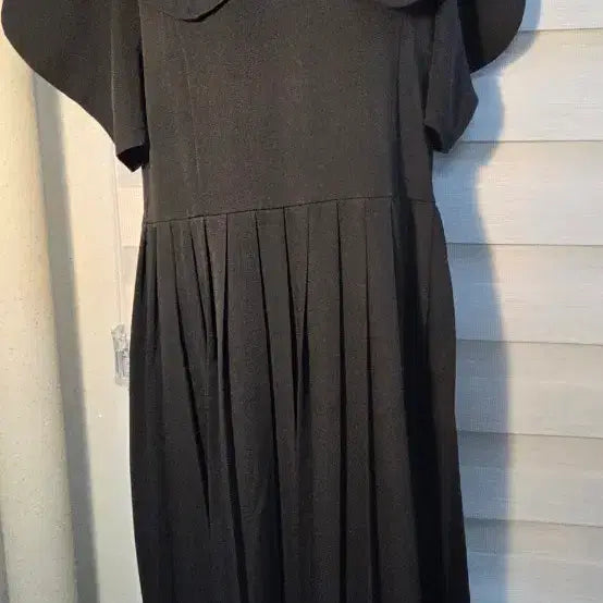 [BUNJANG] Black Long Dress with Big Collar and Pleats / 빅카라 주름  원피스 블랙