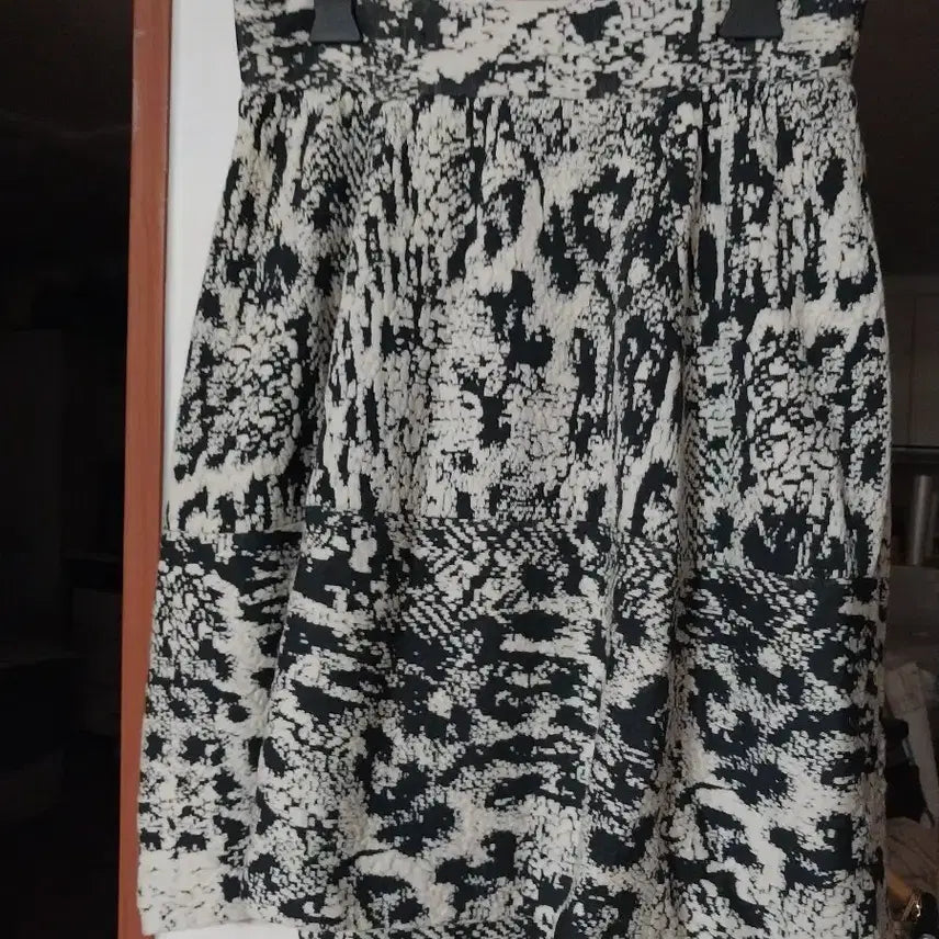 [BUNJANG] Mine Pattern Midi Skirt / 마인 패턴 미디스커트