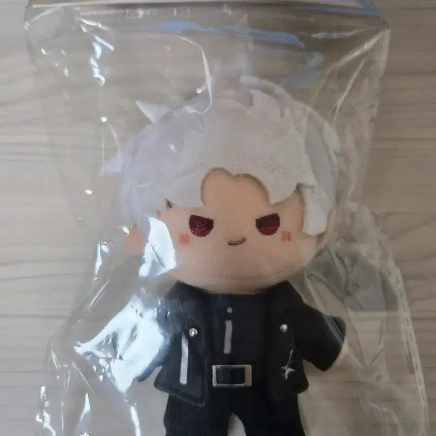 [BUNJANG] Love and Deep Space Jin Un Official Plush Doll / 러브앤딥스페이스 럽딥 진운 공식 누이 인형 판매