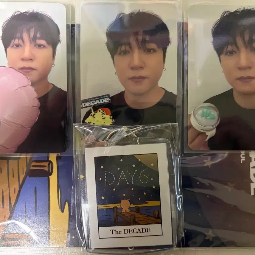 [BUNJANG] Day6 The Decade Encore Concert First Middle Last Entry Photocard + Fanclub Gift Keyring Sungjin Bundle Set / 데이식스 더데케이드 앙콘 첫중막입장포카 + 팬클럽기프트 키링 성진 방 일괄