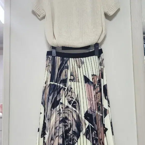 [BUNJANG] Unique Pattern Pleated Long Skirt / 유니크 패턴 플리츠 롱스커트 / 거의 새것