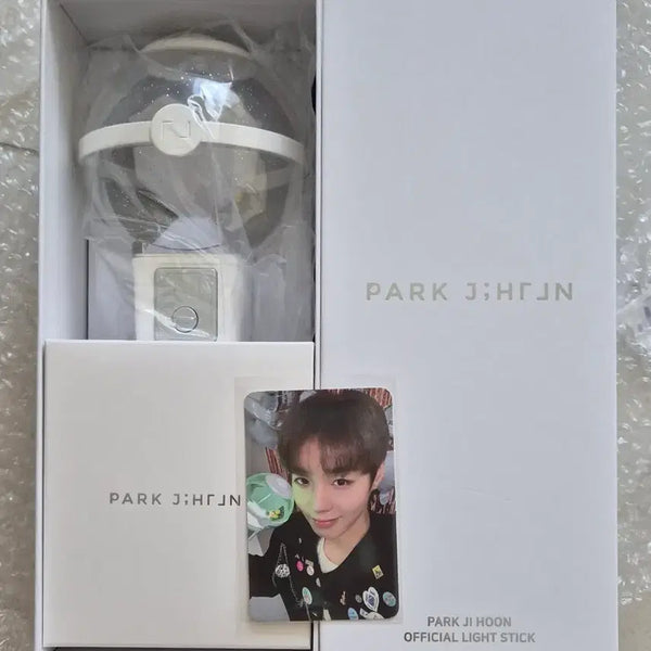 [BUNJANG] Park Ji Hoon Official Light Stick + Photocard Set (Unused) / 박지훈 공식 응원봉 + 포토카드 세트 미사용