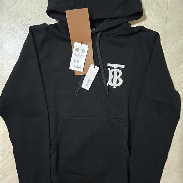 [BUNJANG] Burberry TB Logo Hoodie Black / 새상품 버버리 TB 로고 후드티 블랙 팝니다.정가90만원