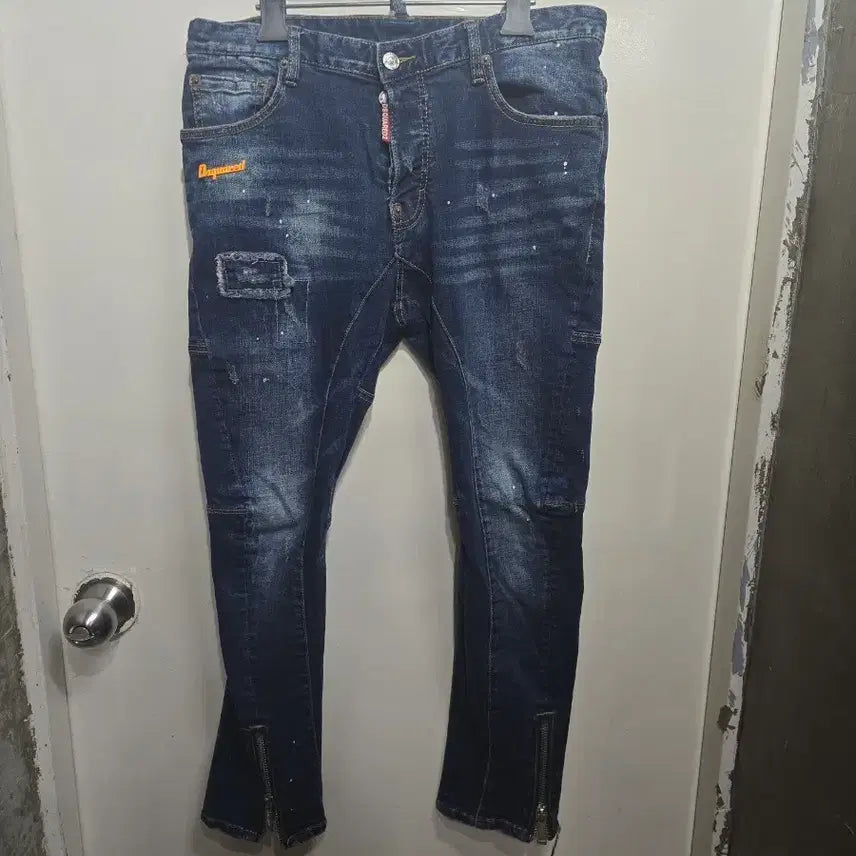 [BUNJANG] Dsquared2 Jeans Zipper Detail Distressed Wash / 디스퀘어드2 청바지 지퍼 포인트 데미지 워싱
