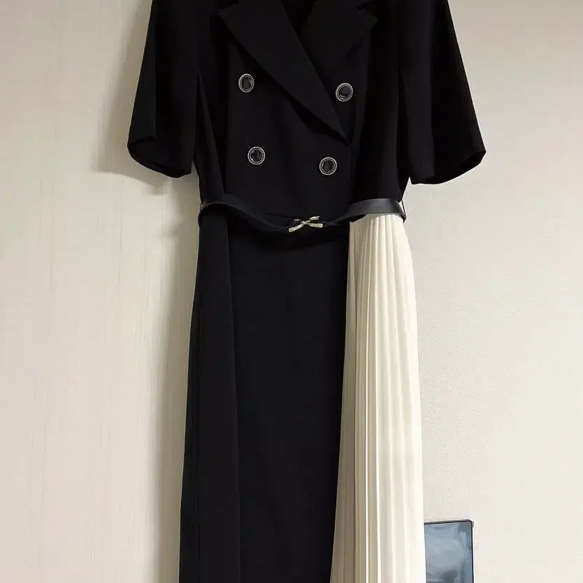 [BUNJANG] Kenneth Lady Half Color Block Pleated Dress Size 55 / 새상품 케네스레이디 하프배색 플리츠 원피스 55