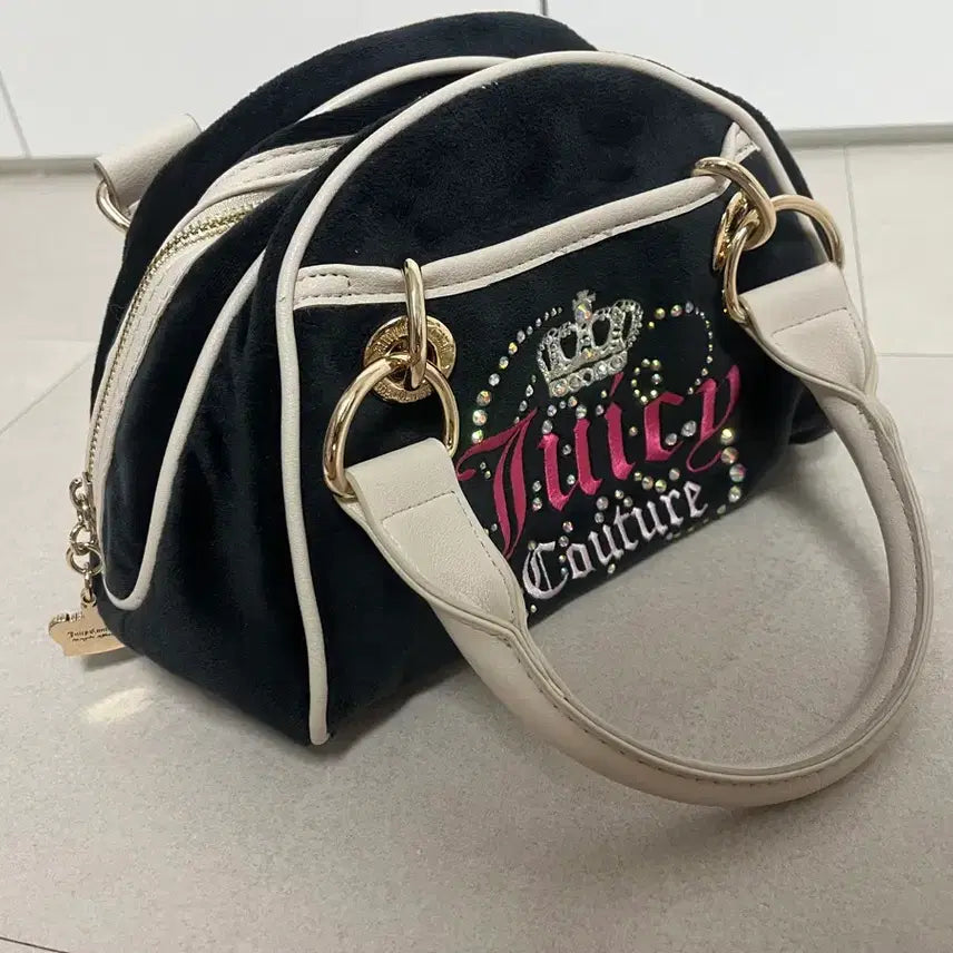 [BUNJANG] Juicy Couture Velvet Cubic Crown Charm Shoulder Bag / 희귀매물) 쥬시꾸뛰르 벨벳 큐빅 크라운참 포인트 가방 판매합니다