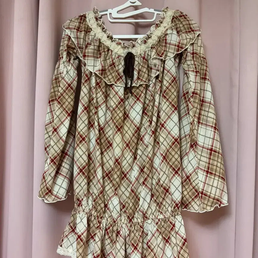 [BUNJANG] Lizlisa Latte Gyaru Strawberry Chocolate One-Piece Dress / 리즈리사 라떼갸루 딸기초코 원피스
