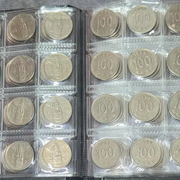 [BUNJANG] 1988 Coin Album with 120 Coins / 1988년 100원 120개 동전앨범(깨끗함)