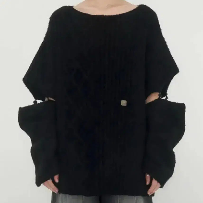 [BUNJANG] Trimming Bird Sleeve Slit Boatneck Knit Black / 트리밍버드 슬리브 슬릿 보트넥 니트 블랙