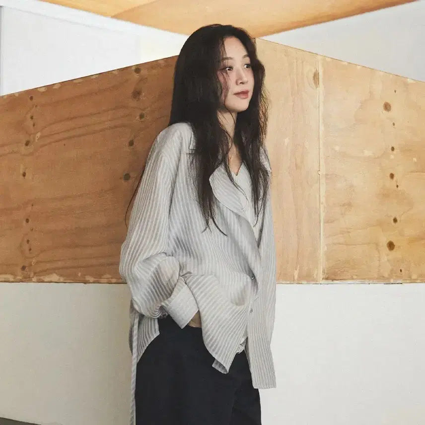 [BUNJANG] L'EUVRE Sheer Stripe Asymmetric Placket Shirt / 루에브르 셔츠 sheer stripe asymmetric placket shirt