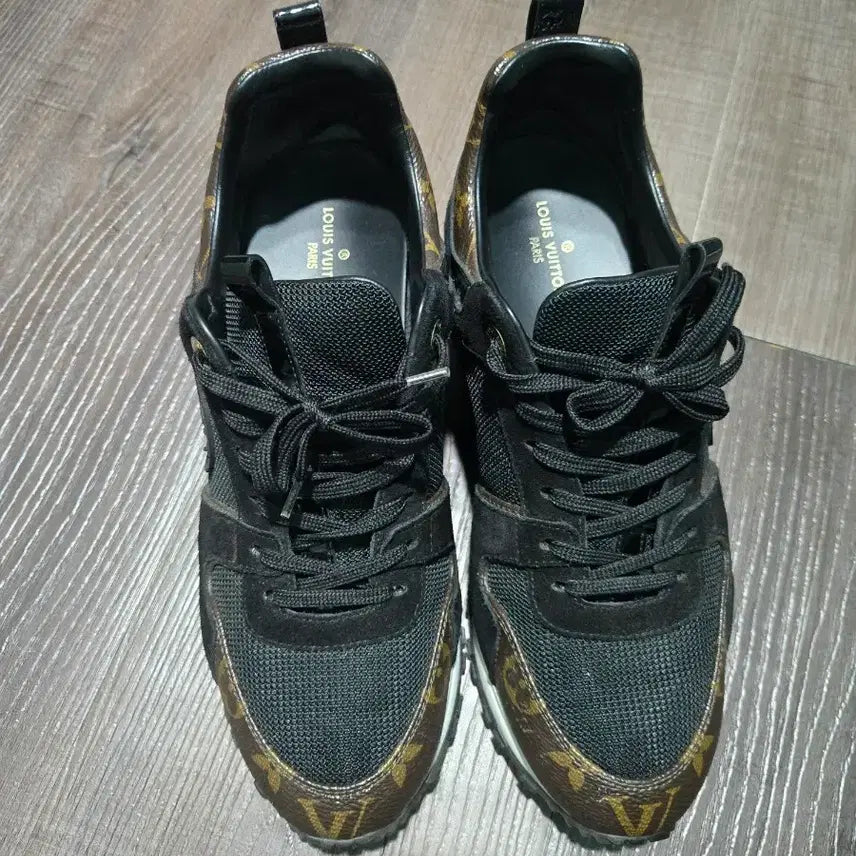 [BUNJANG] Louis Vuitton Run Away Sneakers Monogram Size 39 / 루이비통 런어웨이 스니커즈 39 모노그램 / 정품