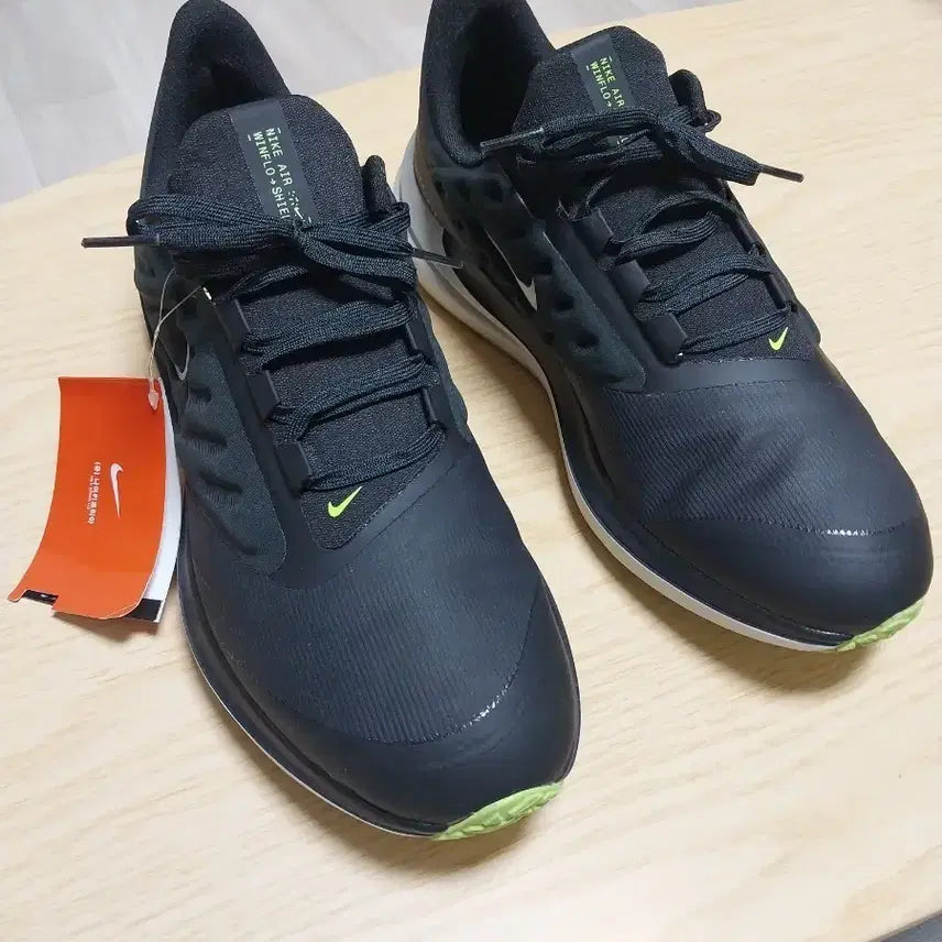 [BUNJANG] Nike Air Winflo Shield Black/Fluorescent Running Shoes 275 / 나이키 에어 윈플로 쉴드 검/형광 275 새상품