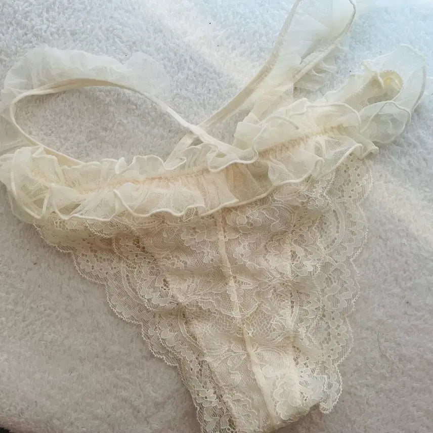 [BUNJANG] Aiméefeel Frilled Lace Panty (Used) / 일본 프릴 레이스 팬티 에메필 중고
