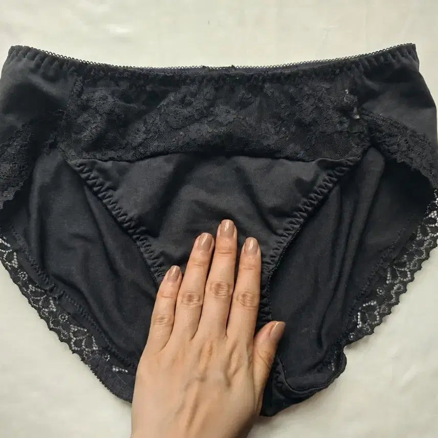 [BUNJANG] Black Lace Hipster Panties (Used) / 검정색 레이스 힙스터 팬티 (중고)