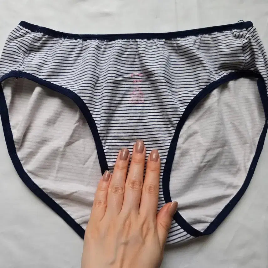 [BUNJANG] Striped Women's Underwear / 마일드한 스트라이프 여성 속옷 (중고)