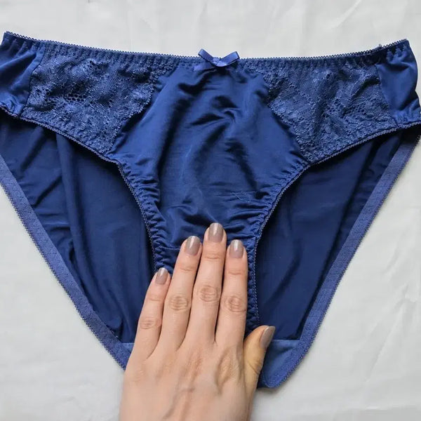 [BUNJANG] Women's Lace Trimmed Panties Navy (Used) / 여성 속옷 팬티 네이비 레이스 장식 (중고)
