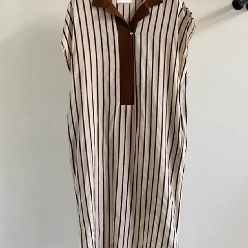 [BUNJANG] MAUVE Cotton Stripe Knit Collar Sleeveless Maxi Dress Pearl Button Summer Beige Brown / 모브 MAUVE 아사면 스트라이프 니트카라 롱원피스 캡소매 민소매 나시 진주단추 여름 베이지 브라운