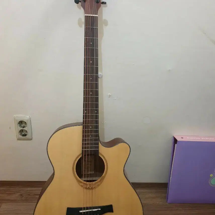 [BUNJANG] ENYA Acoustic Guitar / ENYA통기타