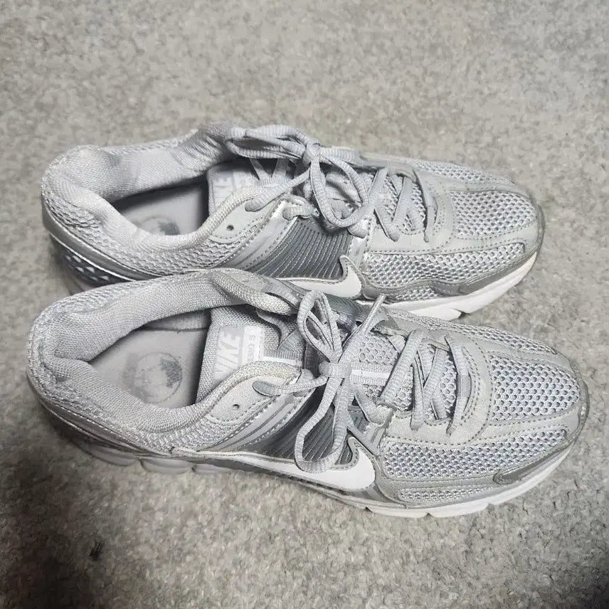 [BUNJANG] Nike Zoom Vomero 5 Running Shoes Silver Grey - 275 / 나이키 줌 보메로5 런닝화 운동화 실버 그레이-275