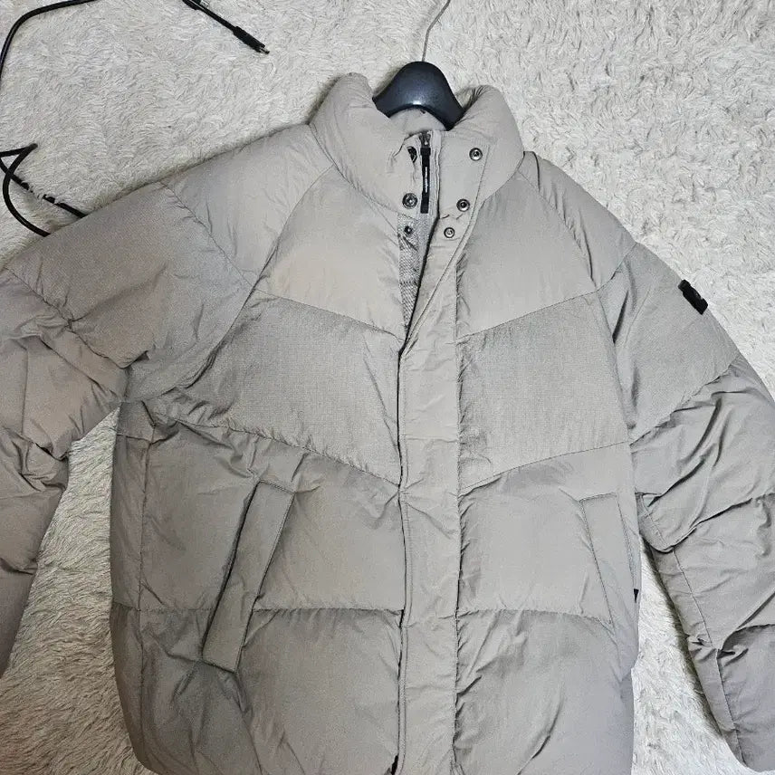 [BUNJANG] National Geographic Beige Short Padded Jacket / 네셔널 베이지색 숏 패딩