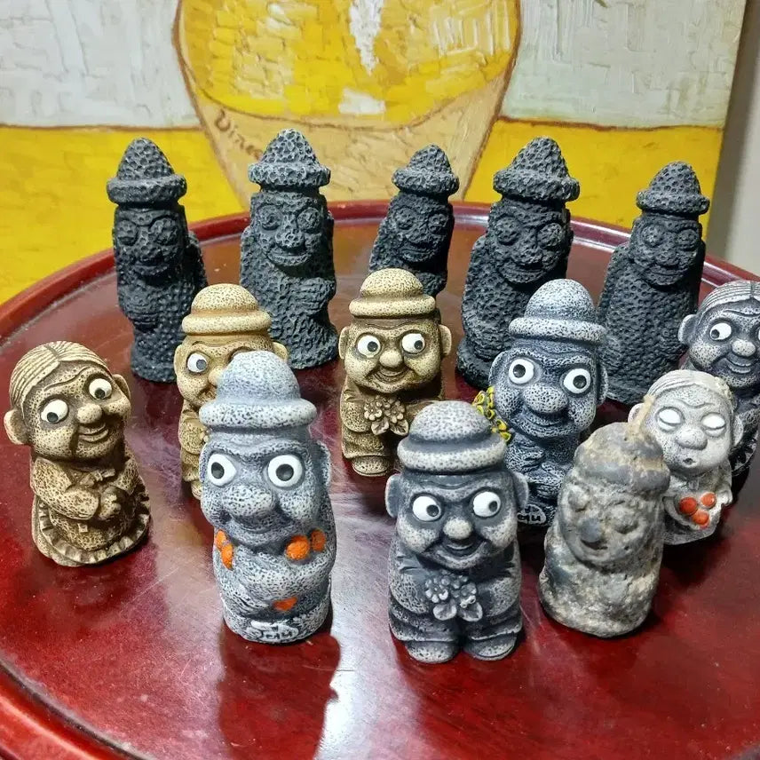 [BUNJANG] Dol Hareubang Stone Statue Set (12 pieces) / 돌하르방 석상 세트 12개