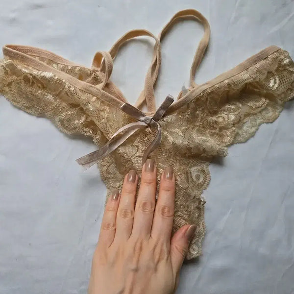 [BUNJANG] Beige Lace Thong Panties (Used) / 레이스 끈 팬티 베이지 (중고)